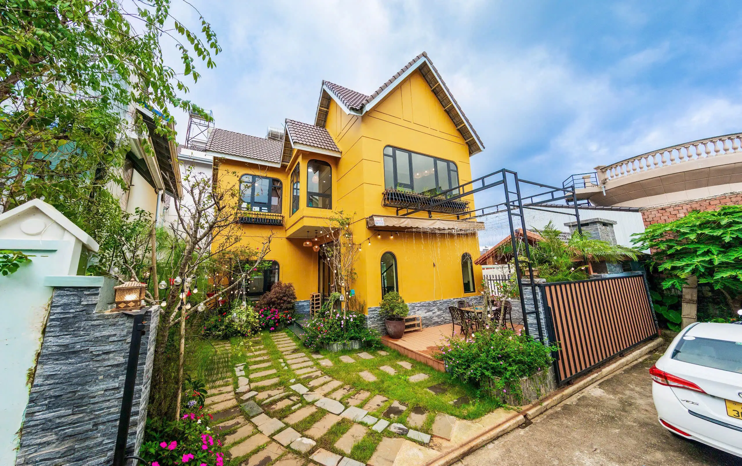 YELLOW HOUSE ĐÀ LẠT (V275)